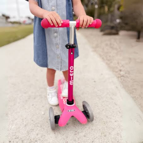 Mini Micro Deluxe Scooter - Pink
