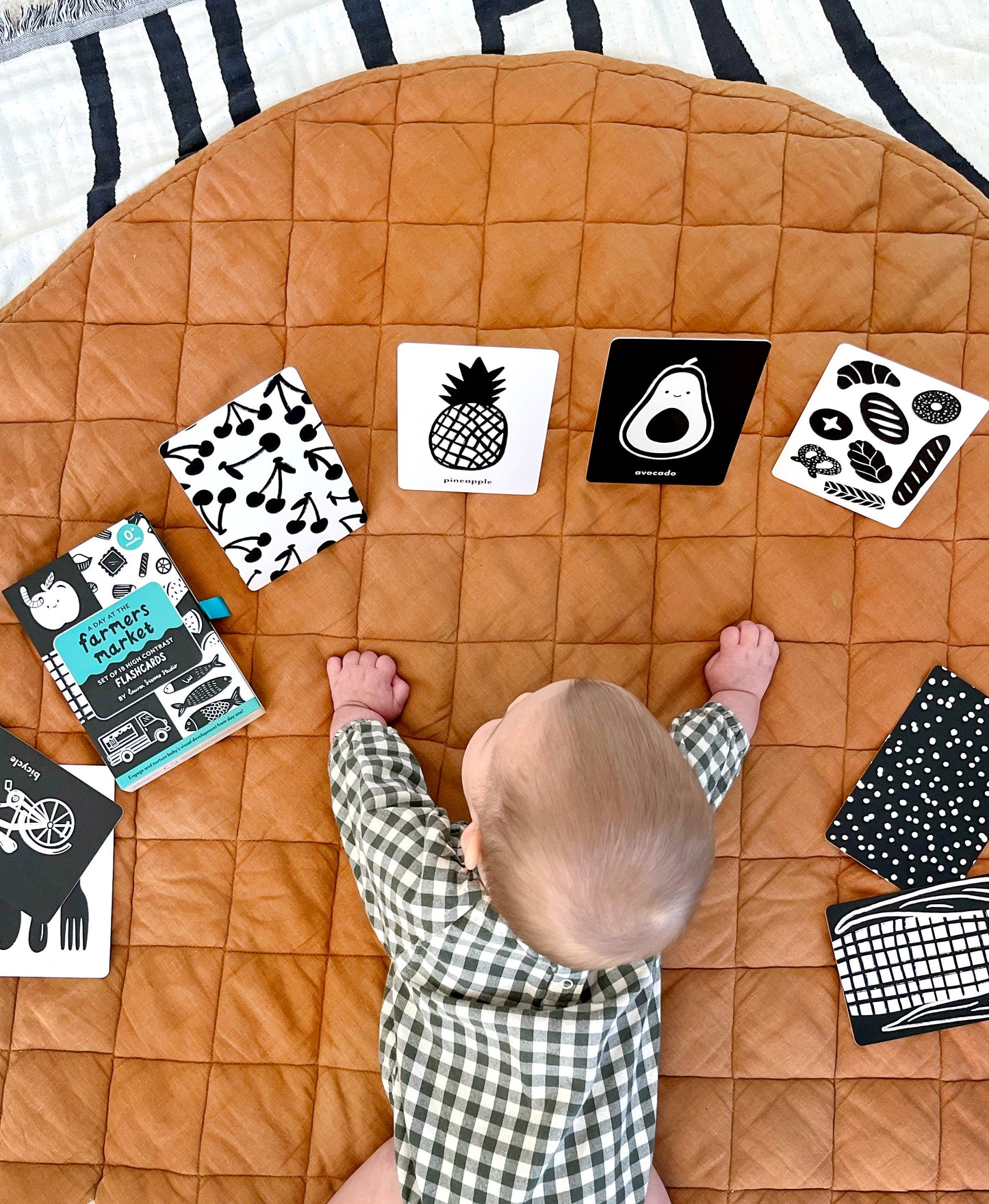 Lauren Sissons Studio - High Contrast Flashcards for Baby - Sensory Newborn Gift