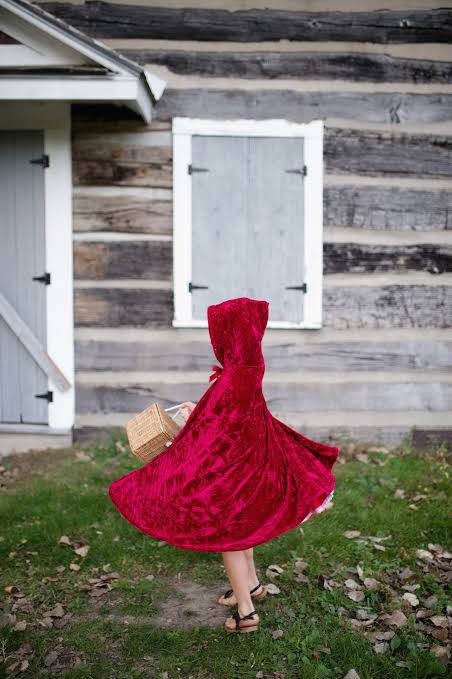 Little Red Riding Hood
Cape - Size 5-6