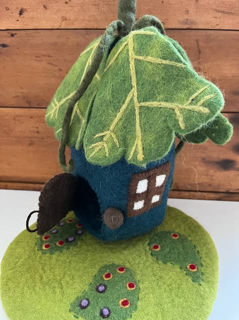 Oak Leaf Fairy House with Mat - Papoose Toys