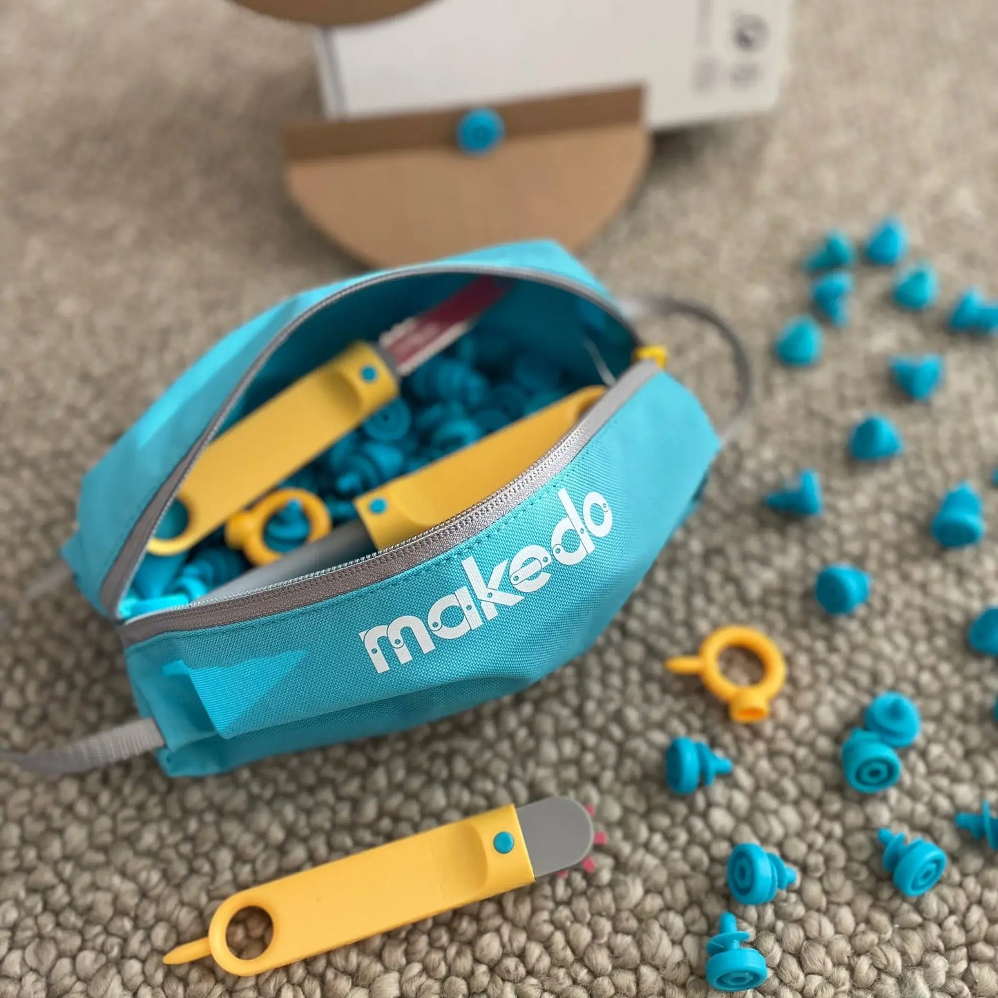 Makedo Australia - TOOL-CASE | Makedo Cardboard Construction Tool Case