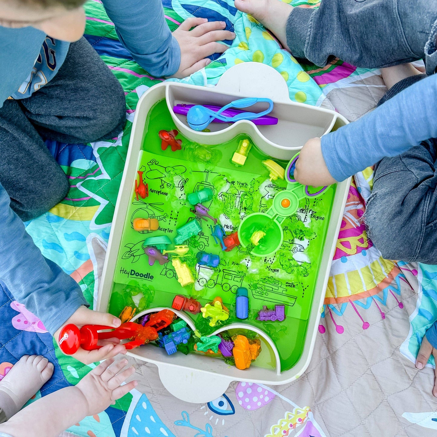 HeyDoodle - Toot Toot Honk Mini Colouring & Doodle Mat